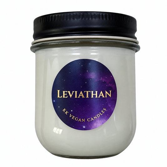 LEVIATHAN mit klarer goldener Schrift
